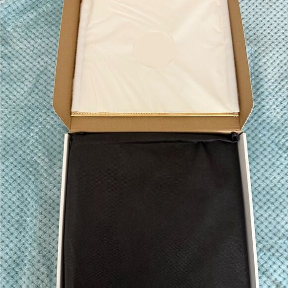 Puluz Black Foldable LED Ring Light Studio Box - Picture 3 of 3